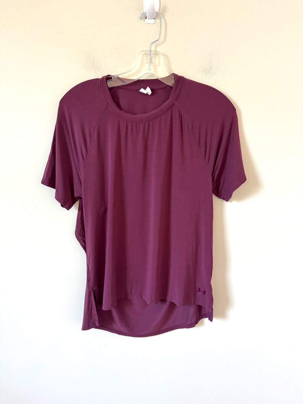 Under Armour Open Back Cutout Short Sleeve Top Berry Purple Size Small